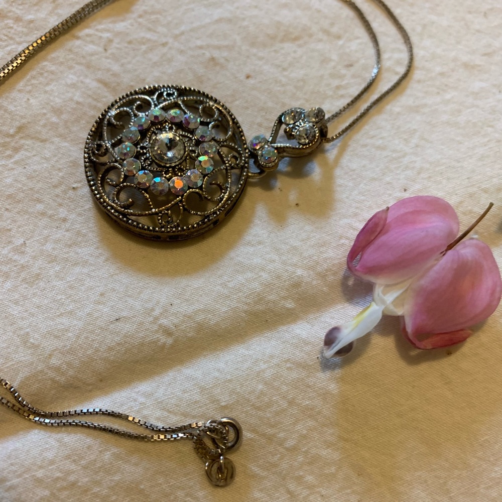 Circle Crystal Detail Necklace